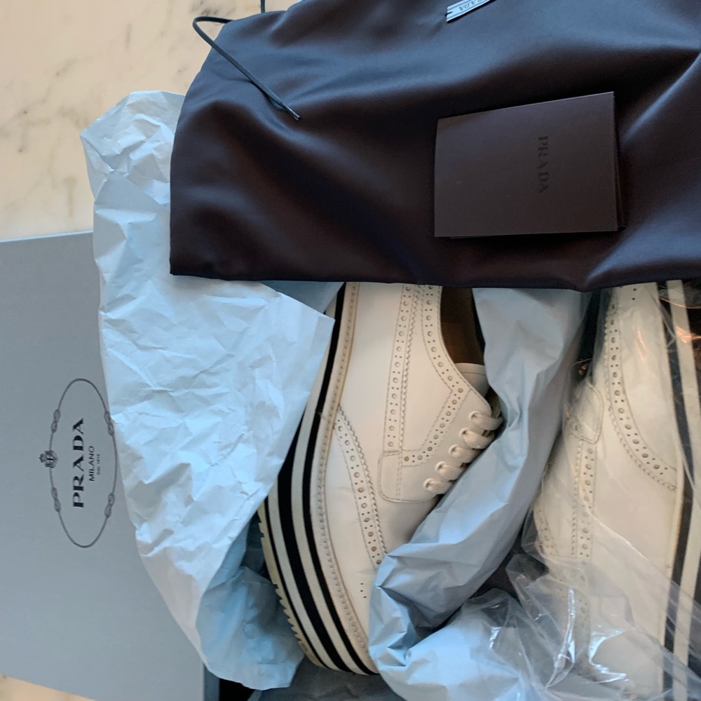 USED SIZE 37 PRADA PLATFORM